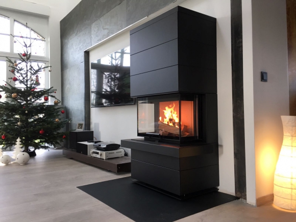 CARA C 03 Stahl - Design-Kamin mit hochschiebbarer Tür